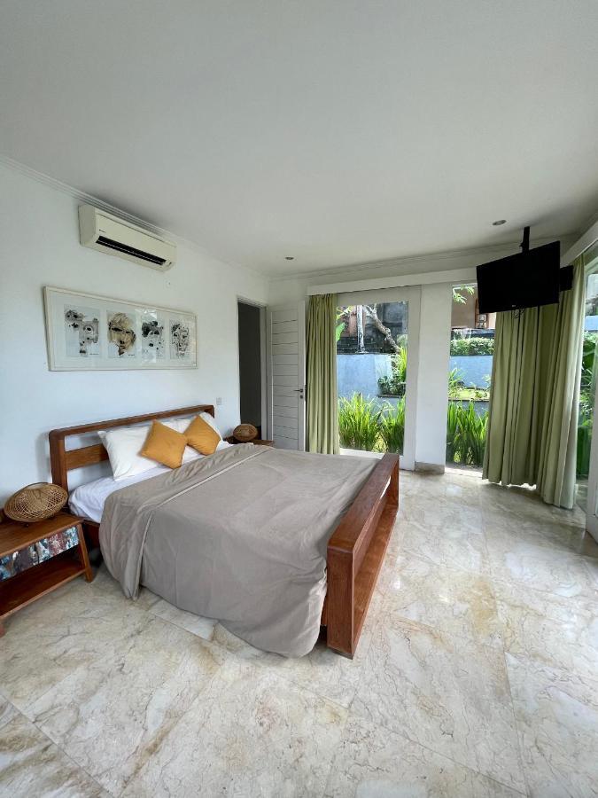 Private Suite In A Kids Friendly Big Shared Villa In Canggu 외부 사진