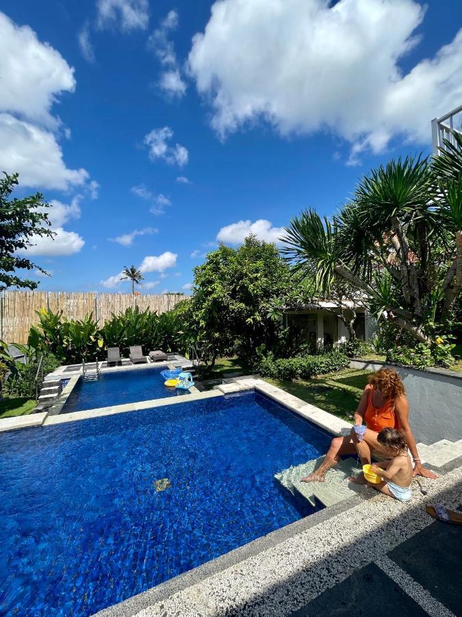Private Suite In A Kids Friendly Big Shared Villa In Canggu 외부 사진