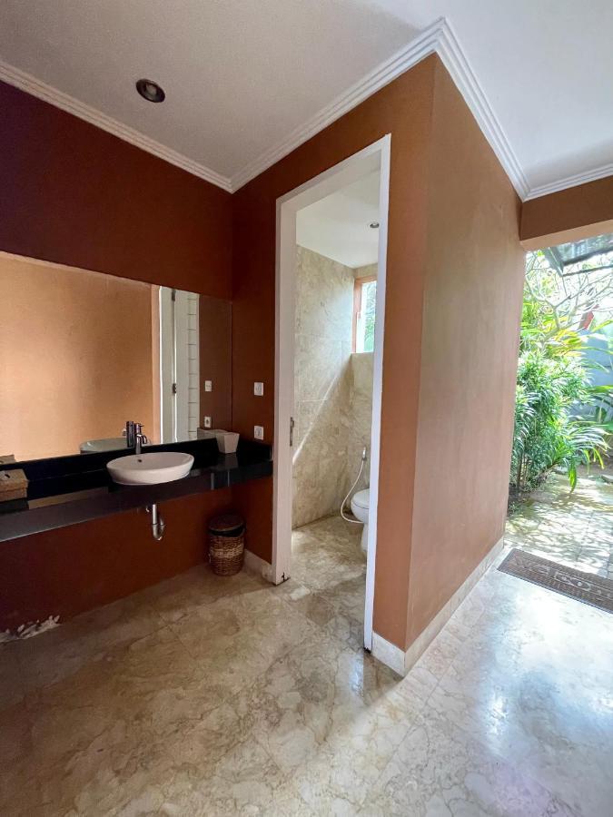 Private Suite In A Kids Friendly Big Shared Villa In Canggu 외부 사진