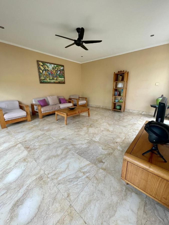 Private Suite In A Kids Friendly Big Shared Villa In Canggu 외부 사진