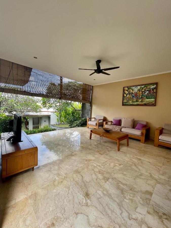 Private Suite In A Kids Friendly Big Shared Villa In Canggu 외부 사진