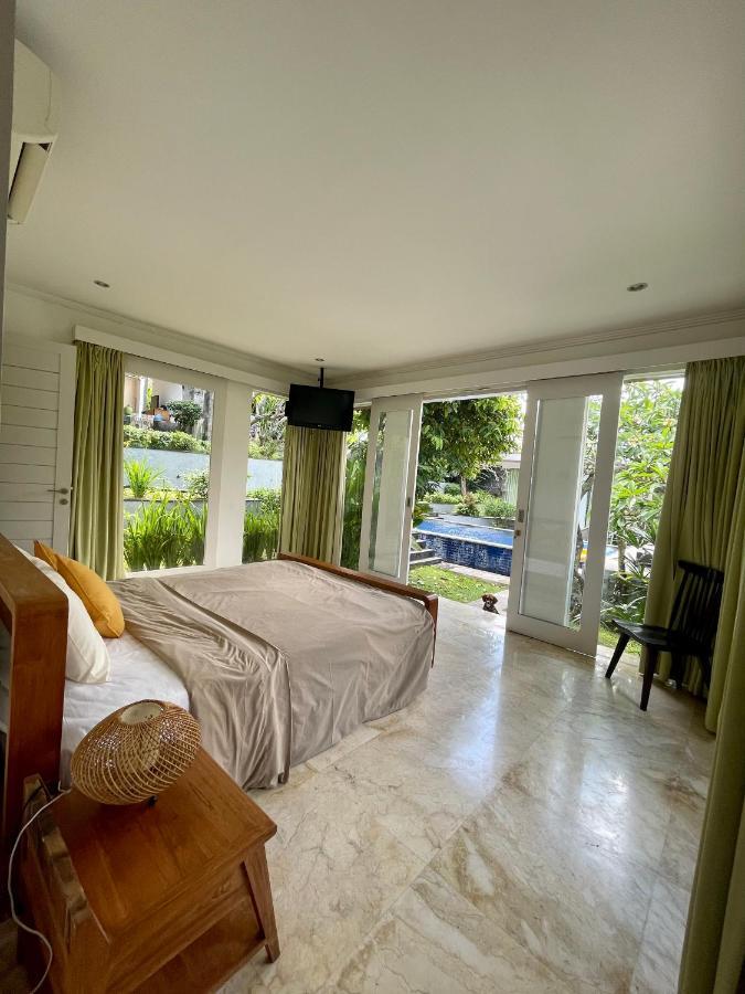 Private Suite In A Kids Friendly Big Shared Villa In Canggu 외부 사진