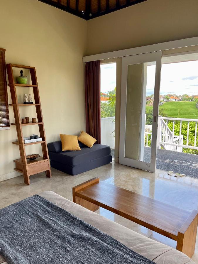 Private Suite In A Kids Friendly Big Shared Villa In Canggu 외부 사진