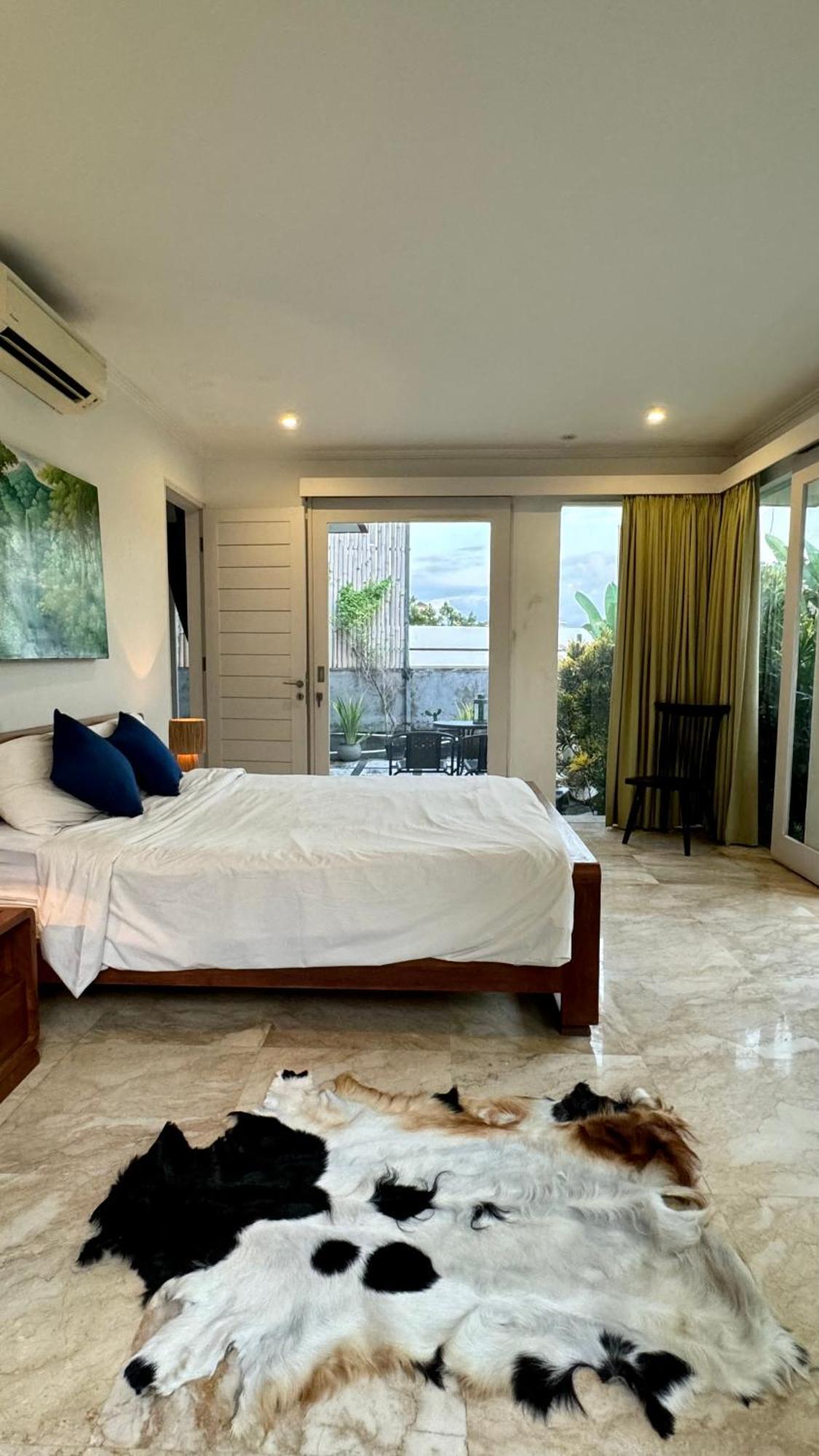 Private Suite In A Kids Friendly Big Shared Villa In Canggu 외부 사진