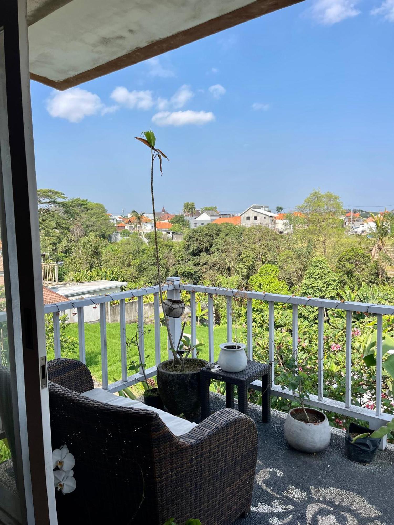Private Suite In A Kids Friendly Big Shared Villa In Canggu 외부 사진
