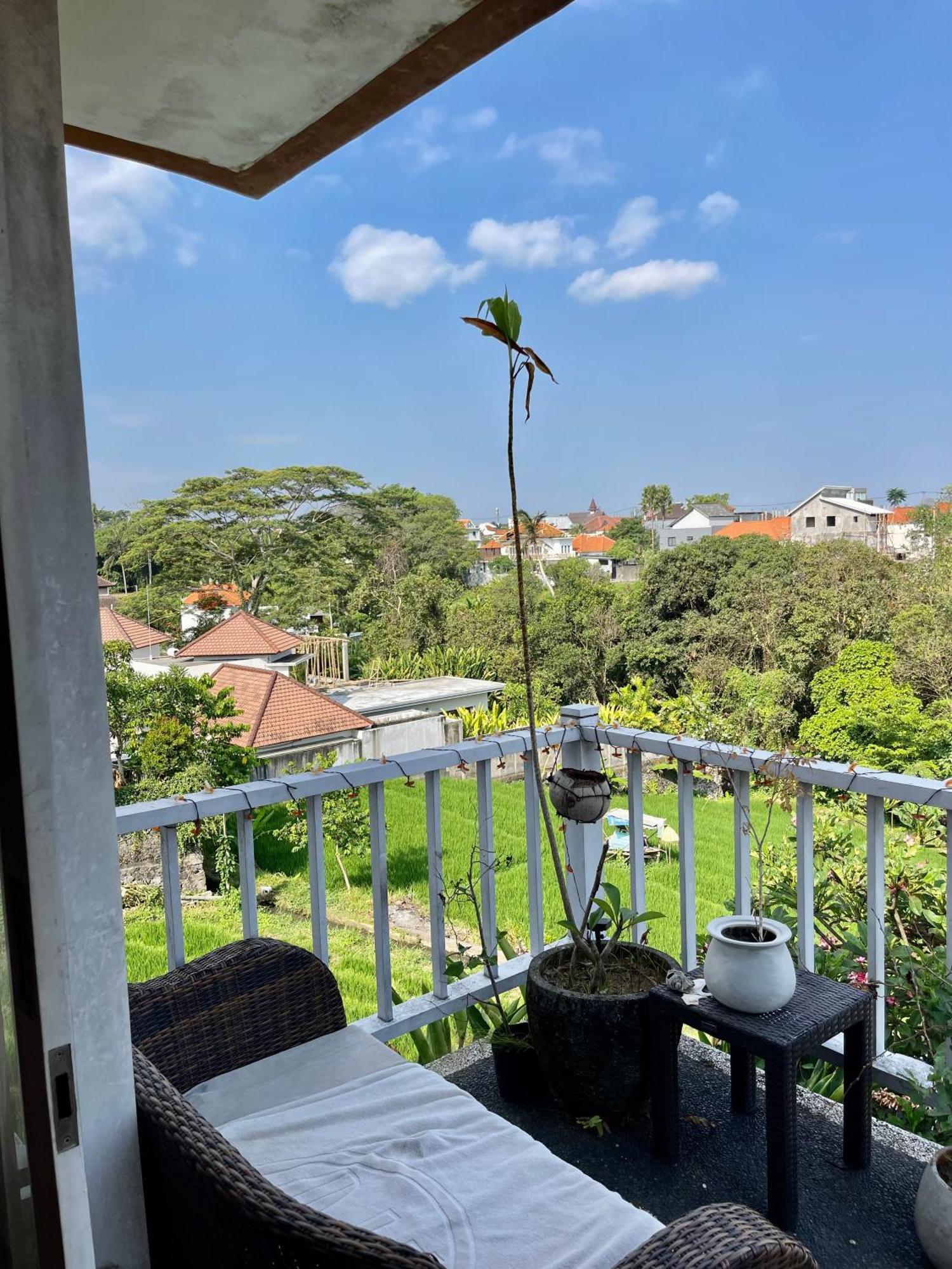 Private Suite In A Kids Friendly Big Shared Villa In Canggu 외부 사진